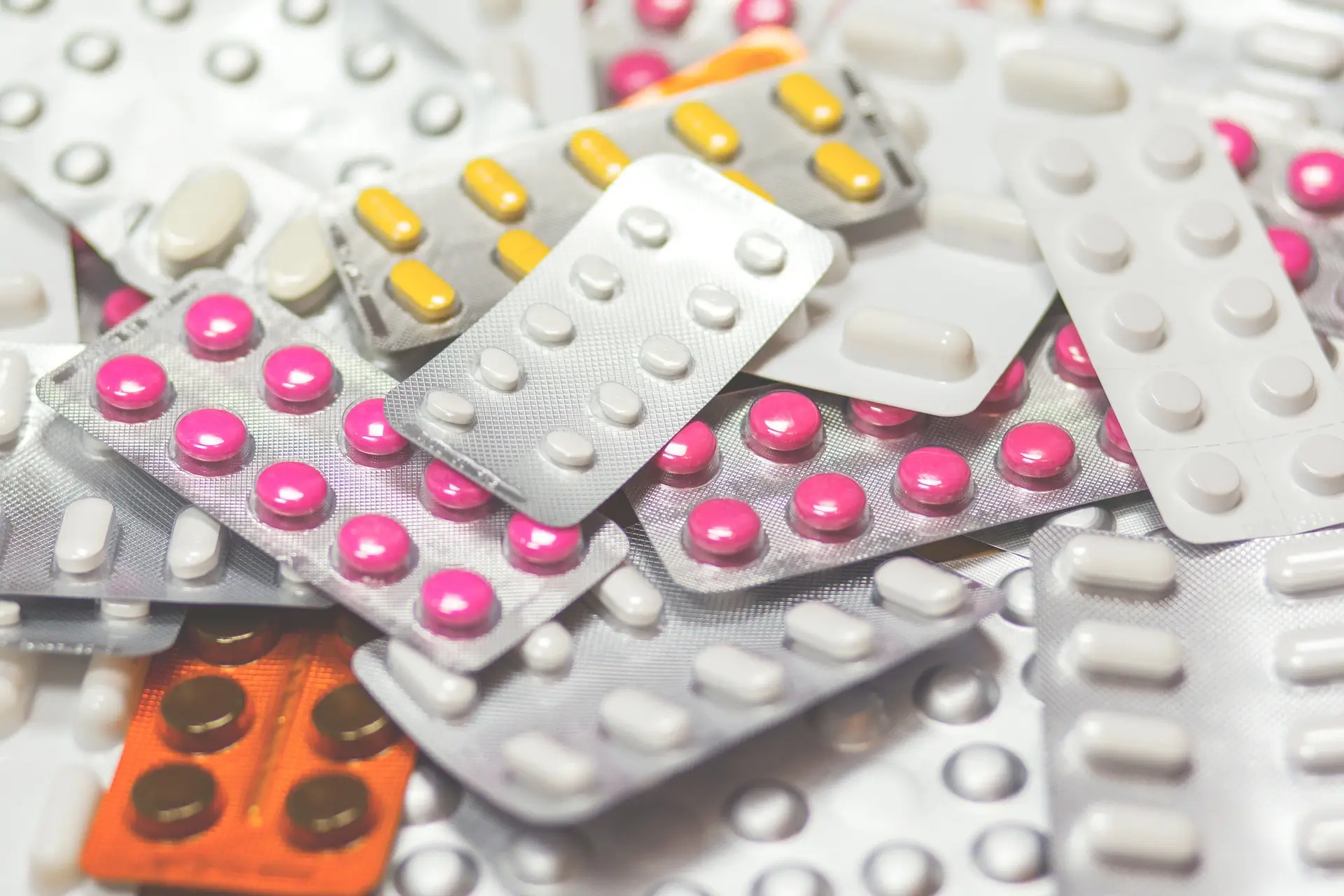 medications-g6bab998eb_1920 New Cancer Therapies